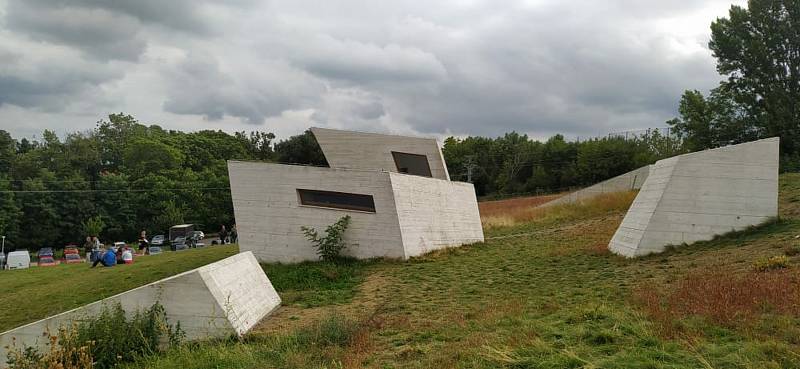 Atraktivní expozice Archeoparku Pavlov nabízí díky moderním audiovizuálním technologiím možnost putovat do pravěku všem generacím návštěvníků.