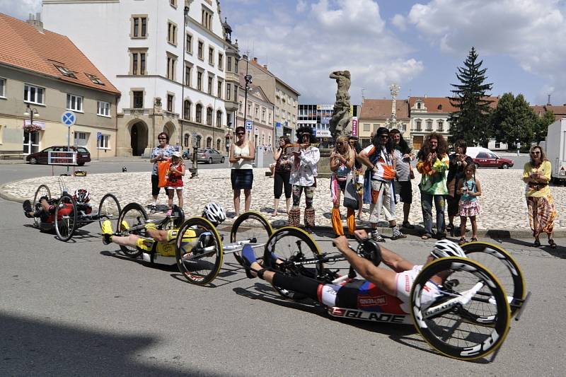 Letošní mistrovství republiky v paracycling a handbike nepostrádalo akci a adrenalin. Některým závodníkům tekla i krev. Jinak se ale všichni výborně bavili.