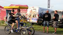 Pasohlávecký autokemp Merkur obsadili od čtvrtka do neděle motorkáři. Konal se tam odložený Euro Bike Fest.