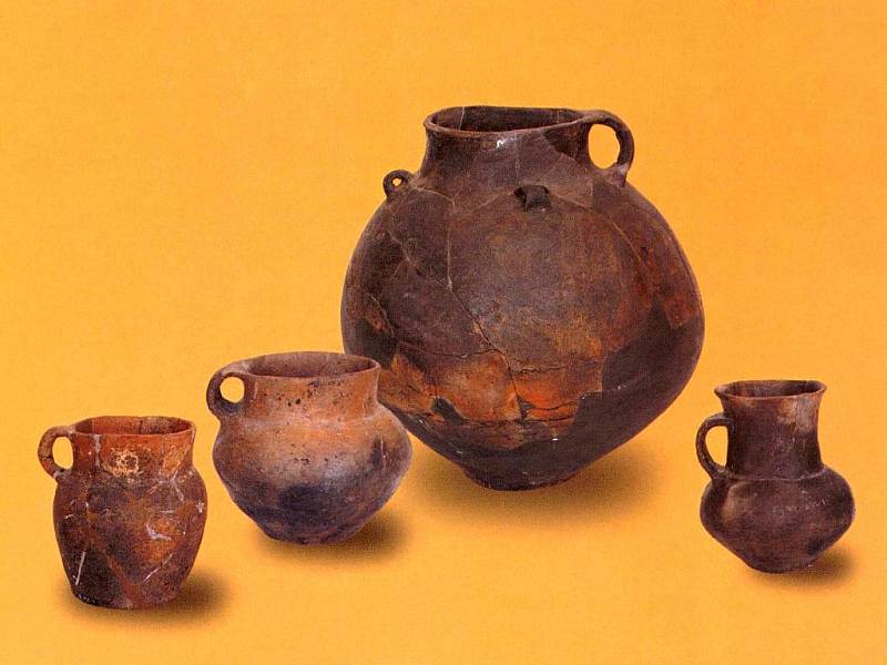 Keramické nádoby lidu se šňůrovou keramikou (podle: Šebela 1999: The Corded Ware Culture in Moravia and in the Adjacent Part of Silesia).