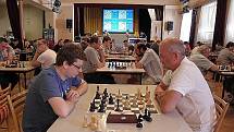 Šachový turnaj v Hustopečích - pohled do sálu.