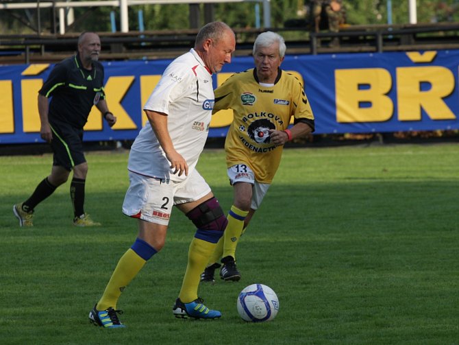 Desáté výročí založení slavil v sobotu Městský sportovní klub Břeclav. Fotbalová akce vyvrcholila exhibičním zápasem osobností. 