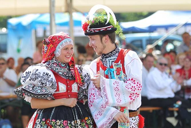 Setkání přátel jižní Moravy v břeclavském podzámčí.