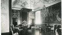 Trůnní sál mikulovského zámku, před rokem 1945.
