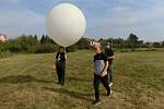 Parta studentů břeclavské průmyslovky vyslala do stratosféry vlastnoručně vyrobenou sondu. Vystoupala do výšky třiatřiceti kilometrů nad zemský povrch.