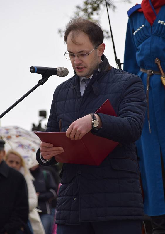 Lidé si ve Starovičkách připomněli čtyřiasedmdesáté výročí osvobození od fašismu. I s Nočními vlky