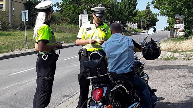 Policisté kontrolovali na Břeclavsku motorkáře.