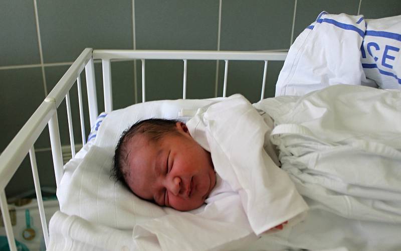 Karolína Petříčková, 7. března 2018, 10.32, 51 cm, 3470 g, Klobouky u Brna