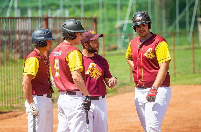 Softbalisté Locos Břeclav první zápas proti týmu Spectrum Praha vyhráli 9:7, v odvetě však podlehli 8:9.