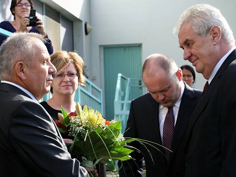 Prezident Miloš Zeman zahájil návštěvu Břeclavi obědem v hotelu Imos.