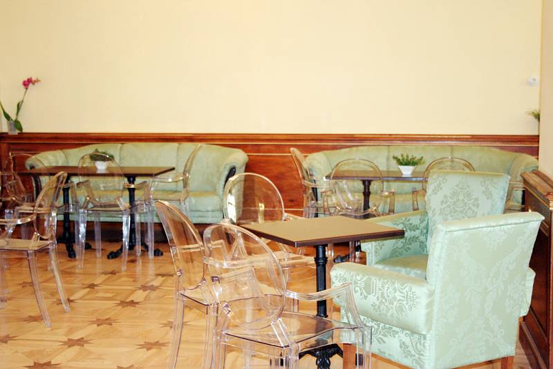 V přízemí valtického zámku otevřeli novou kavárnu. Její název Café Liechtenstein schválil sám lichtenštejnský kníže Hans Adam II.