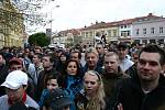 Protestní pochod Břeclaví je reakci na zbití patnáctiletého chlapce trojicí útočníků, z nichž minimálně jeden měl být Rom