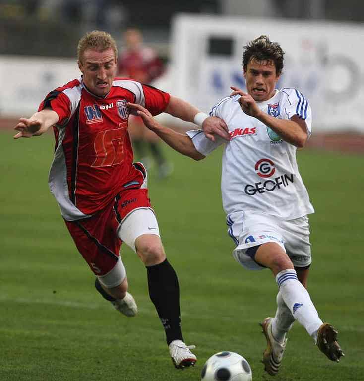 Útočník Vítkovic Jaroslav Diviš v akci proti Ústí nad Labem