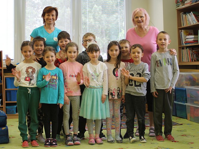 Děti z mateřské školy u Splavu v Břeclavi