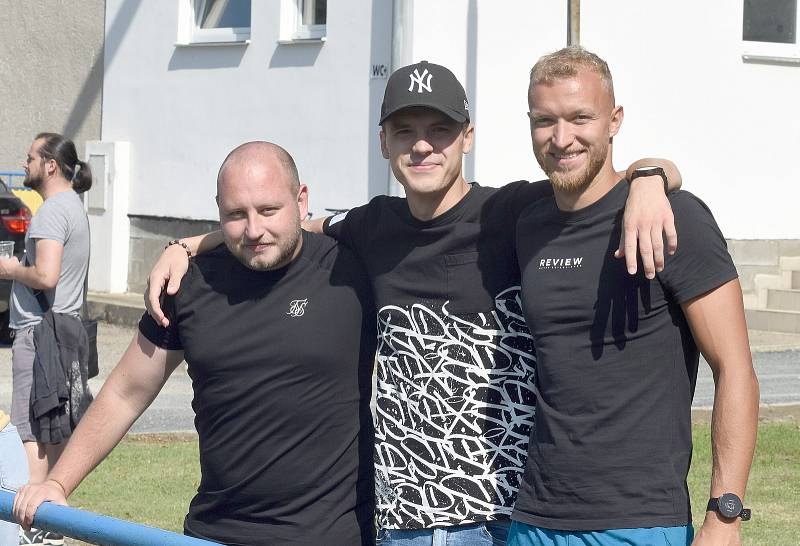 Fotbalisté Břeclavi (ve žlutém) porazili Bystřici nad Pernštejnem 1:0.