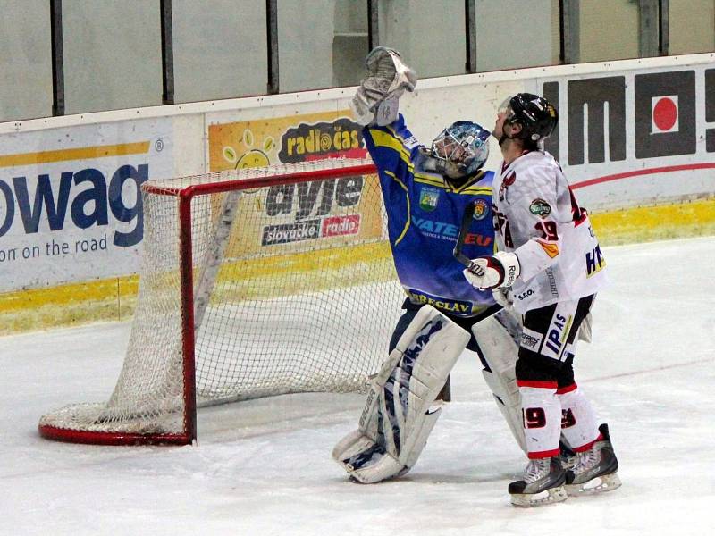 Břeclavští hokejisté doma srovnali čtvrtfinálovou sérii s Technikou Brno.