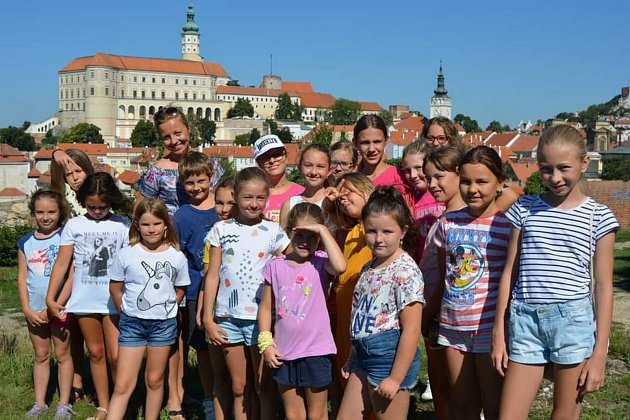 Eva Pfefferová z Mikulova miluje děti. Pracuje jako pedagožka volného času.foto: osobní archiv