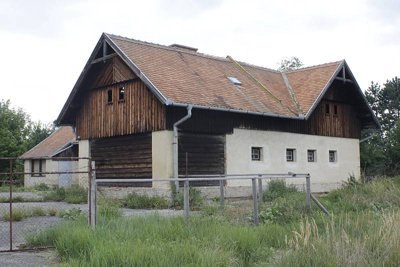 Za poslední dva roky je lovecký zámeček Lány  v břeclavské oboře Soutok už potřetí na prodej.