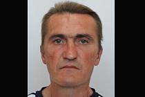 Tělo mrtvého muže nalezl třetí lednový den náhodný kolemjdoucí na poli nedaleko Tvrdonic. Jak policisté zjistili, jedná se o Ivana Černého, který v poslední době bydlel v Hruškách. Jihomoravští kriminalisté nyní šetří okolnosti jeho úmrtí.