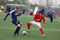 Fotbalisté rezervy brněnské Zbrojovky (v červeném) na úvod jara zdolali Břeclav 1:0.