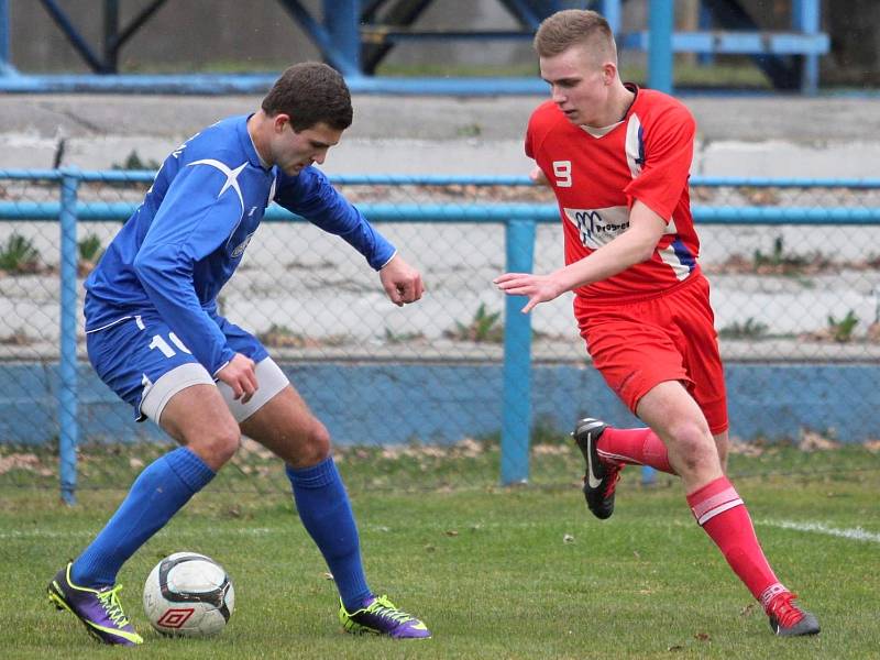 Břeclavští fotbalisté (v modrém) si poradili s brněnskou divizní Líšní. 