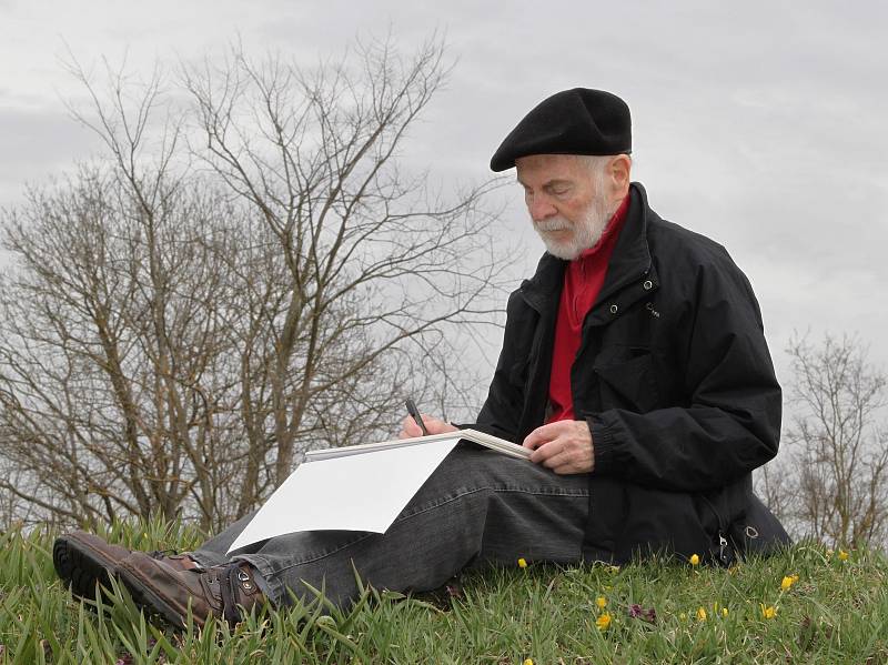 Malíř Antonín Vojtek slaví 85. narozeniny.