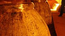 V Lednici na Břeclavsku vinaři představili Kvevri klub. Budou vyrábět vína starým postupem ve speciálních kvevri nádobách. Jeden ze zakladatelů Tomáš Vican jich má ve svém sklepě v Bulharech jedenáct.
