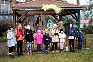 Ekocentrum Trkmanka letos k adventu připravilo betlém. Děti se na něj poprvé přišly podívat v sobotu před třetí nedělí adventní.