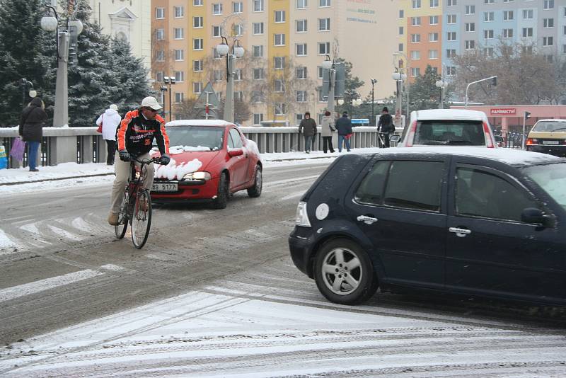 Cyklisté v Břeclavi v roce 2012.