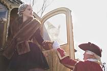 Filmaři budou natáčet na valtickém zámku dvoudílný historický film o Marii Terezii. Od dvaadvacátého května do desátého června. Předtím točili třeba v Kroměříži.