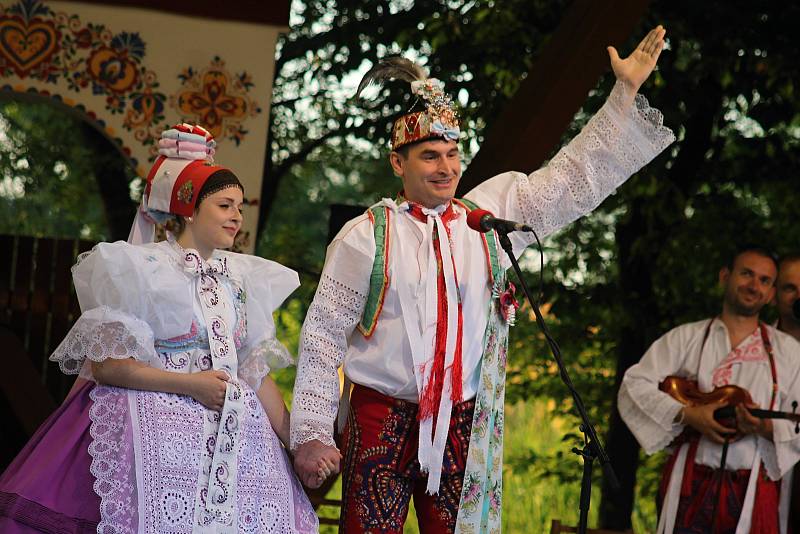 Druhý den národopisných slavností v Tvrdonicích s názvem Podluží v písni a tanci vyvrcholil soutěží o nejlepšího stárka Podluží. Tím se nakonec stal Martin Vaculík z Dolních Bojanovic.