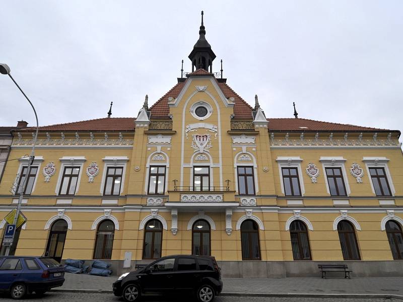 Budova Radnice má za sebou opravy za 23 milionů korun. Starosta Josef Svoboda si výsledek pochvaluje.