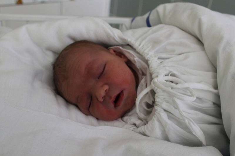 Leon Nikolas Lieskovský, 21. 2. 2018, 6.15, 52 cm, 3770 g, Břeclav