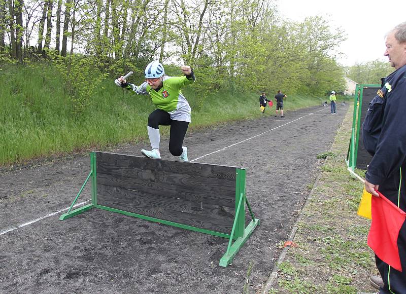 Mladí hasiči soutěžili.