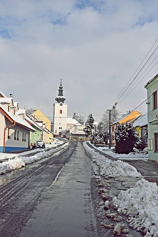 Procházka sněhovou nadílkou v Přítlukách
