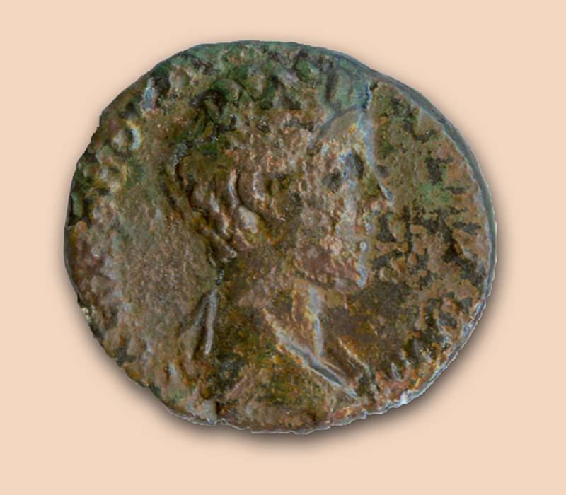 Vyobrazení císaře Commoda na minci z Hradiska u Mušova
