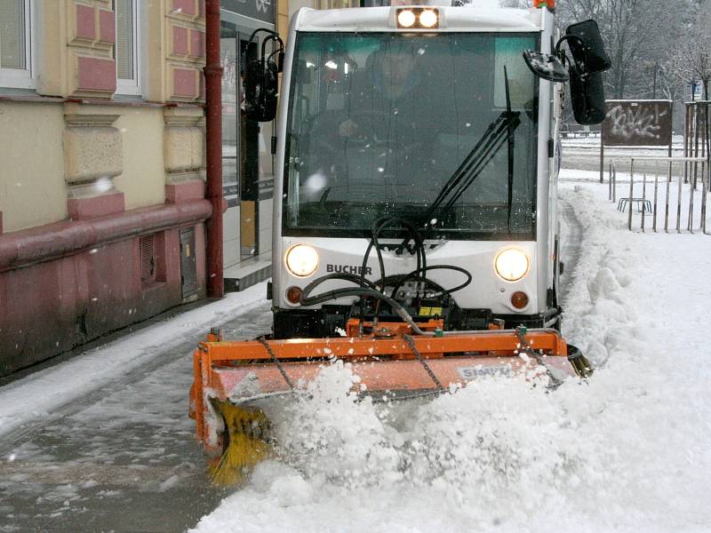 Zima se nechce vzdát, Břeclavsko je opět pod sněhem.