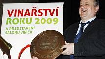 Vinařstvím roku 2009 se stal v pražském Divadle Hybernia Vinselekt Michlovský a.s.. Ocenění přebral zakladatel vinařství Miloš Michlovský.