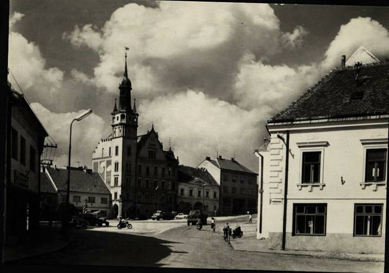 Hustopečští si v těchto dnech připomínají šedesáté výročí zřícení věže tamního kostela svatého Václava.