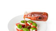 Břeclavan Radim Stráník začal začátkem letošního roku vyrábět vlastní zkvašenou rajčatovou omáčku pod názvem FerMato.