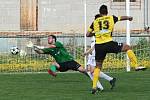 Rosice (ve žlutém) zdolaly Břeclav 1:0.