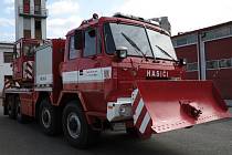 Po kompletní rekonstrukci původně armádních vozidel mají břeclavští hasiči nově k dispozici vyprošťovací automobil.