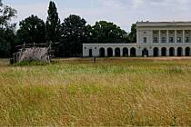 Archeologická vycházka okolím zámečku Pohansko v Břeclavi.