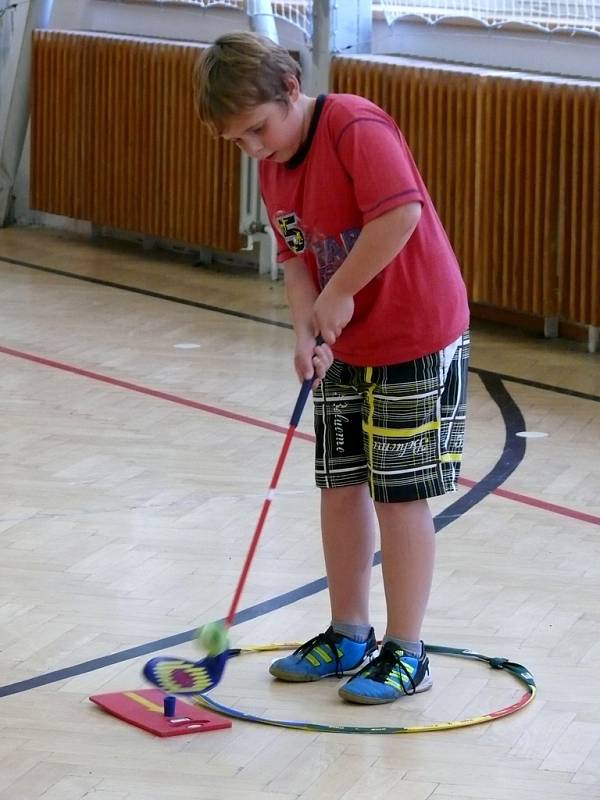 Junior Golf Club Břeclav ve spolupráci se ZŠ Břeclav-Slovácká připravil v letošním školním roce pilotní projekt výuky základů golfu pro nejmenší děti.