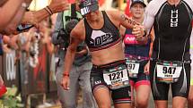 Marek Svoboda z Hustopečí se na letošním triatlonovém závodu Ironman na Hawaii zachoval jako hrdina. Na cílové rovince pomohl závodnici se dostat do cíle.