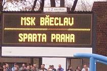 Fotbalisté Břeclavi přivítali v listopadu roku 2006 v poháru Spartu.