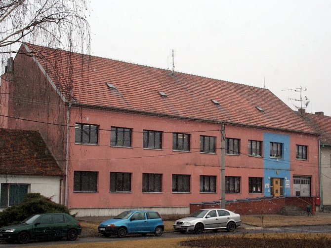 Škola ve Vranovicích.