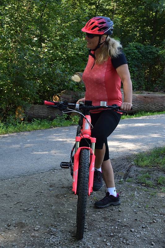 Policisté společně s odborníky z Besipu a Centra dopravního výzkumu v Lednici kontrolovali cyklisty na kolech a elektrokolech.