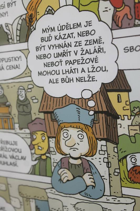 V břeclavské knihovně je výstava komiksově zpracovaného příběhu Jana Husa. 