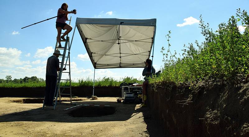 Na Mušově u novomlýnských nádrží pokračuje archeologický výzkum jednoho z největších pohřebišť germánských Langobardů ze šestého století našeho letopočtu.